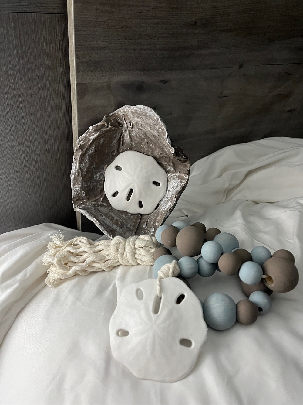 Decorative Beaded Garland with White Sand Dollar Accent and Matching Bowl
